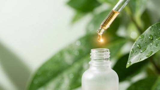 Bakuchiol-Ölserum als sanfte pflanzliche Alternative zu Retinol